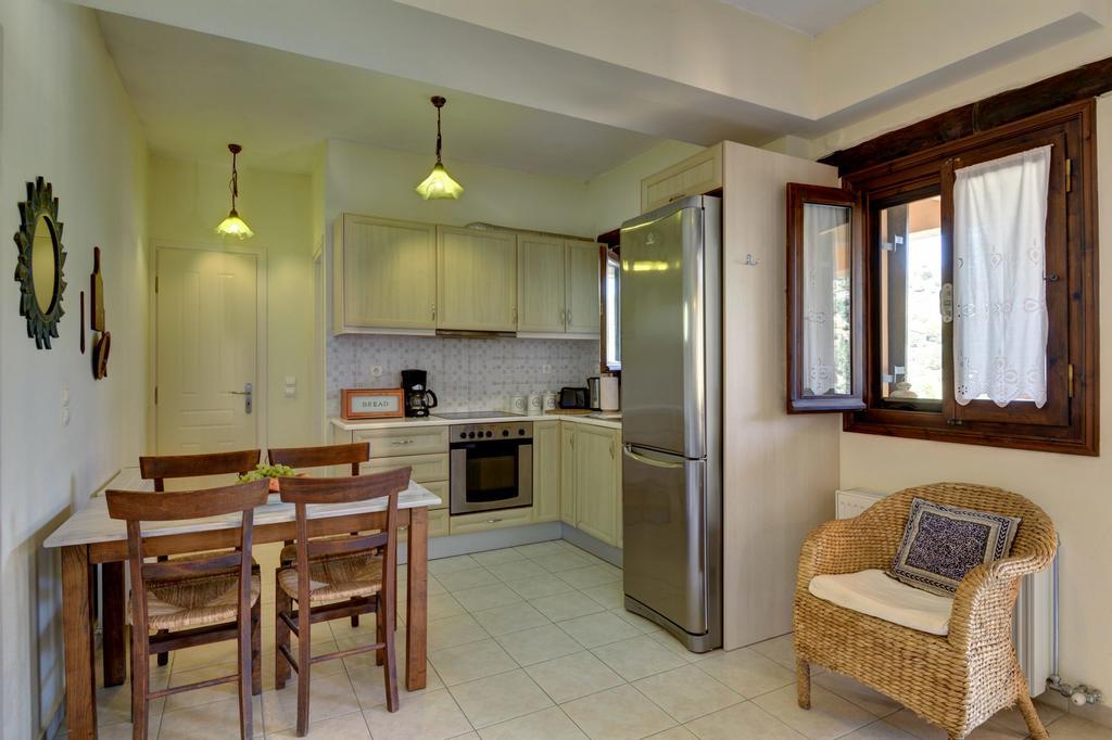 Villa Oreinothea à Thérison Chambre photo